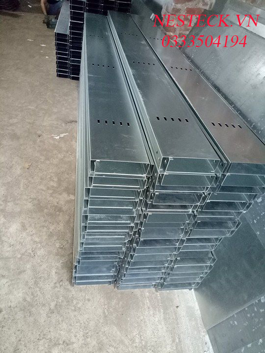 Máng cáp mạ kẽm kích thước 300x100x1.5mm A