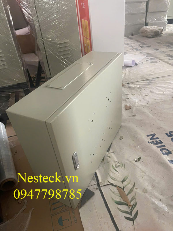 Vỏ-tủ-điện-trong-nhà-sơn-tĩnh-điện-cánh-ngoài-khoét-lỗ-kích-thước-400x 600x200x1mm-có-hàn-tăng-cứng-cánh-giá-tốt-tại-xưởng-hà-nội-và-TP HCM