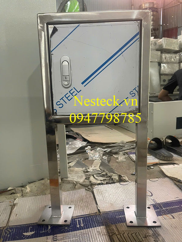 tu-dien-inox-304-ngoai-troi-400x400x200mm-khong-mat-lung