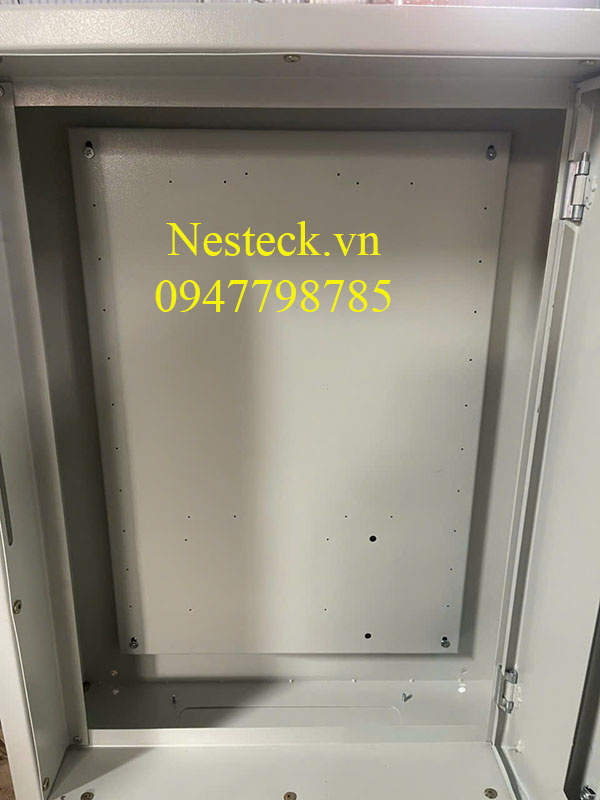 vo-tu-dien-cong-nghiep-600x500x250-1-2mm-co-thanh-ga-lap-thiet-bi