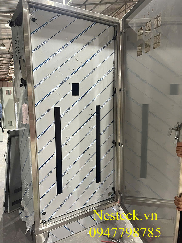vo-tu-dien-2-lop-canh-inox-304-trong-nha