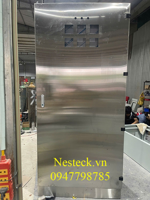 vo-tu-dien-inox-304-canh-ngoai-khoet-lo